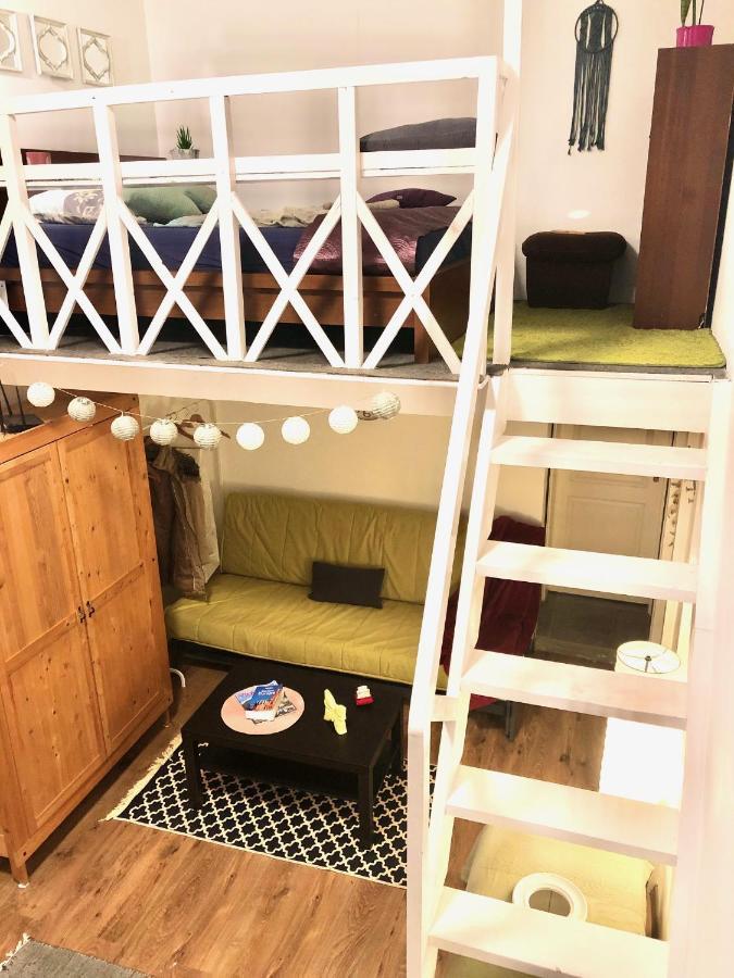 Zen Hostel By Central Market บูดาเปสต์ ภายนอก รูปภาพ