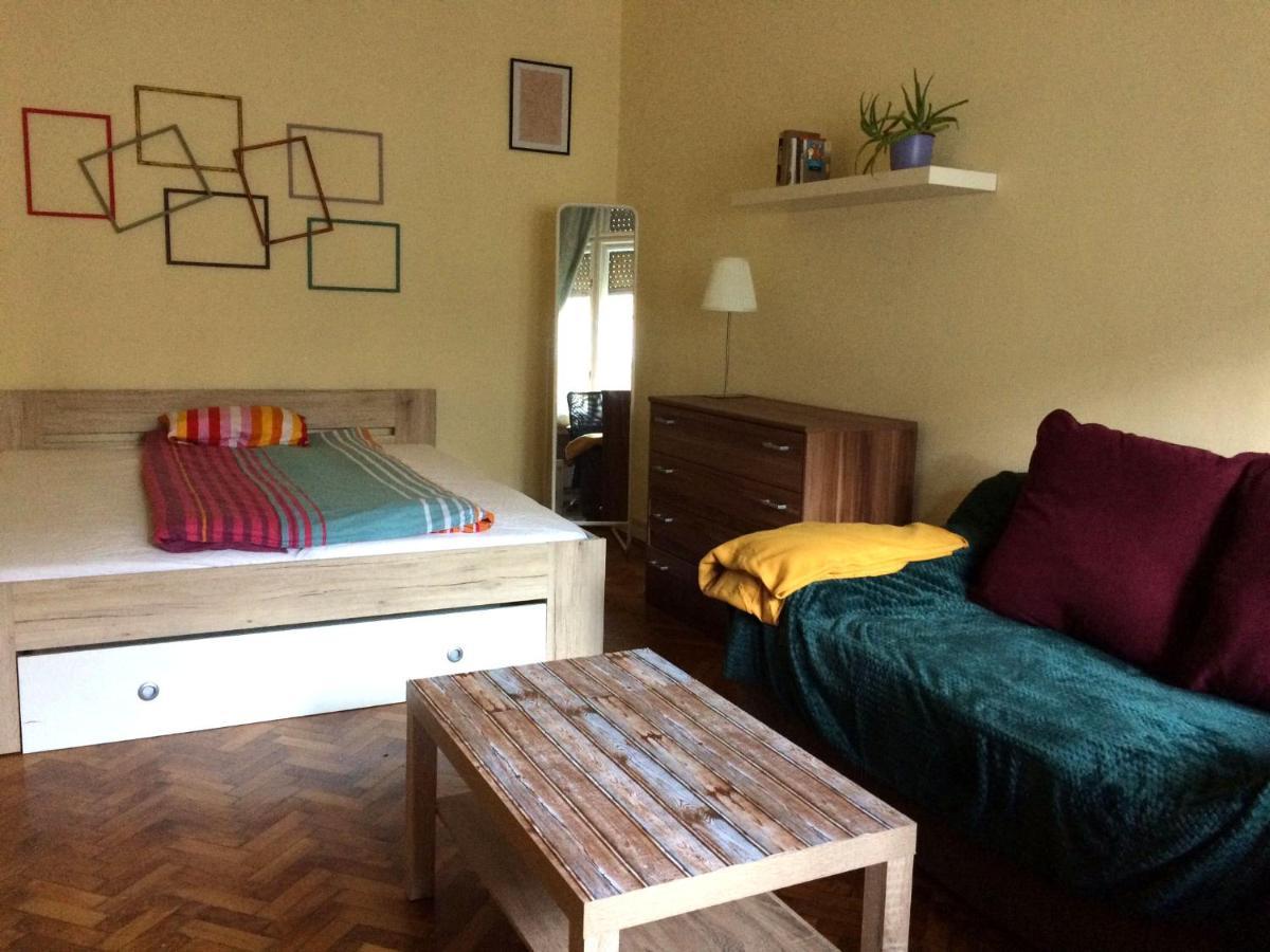 Zen Hostel By Central Market บูดาเปสต์ ภายนอก รูปภาพ