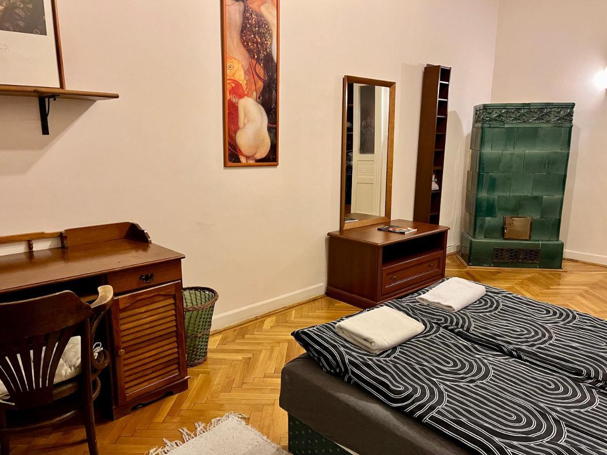 Zen Hostel By Central Market บูดาเปสต์ ภายนอก รูปภาพ