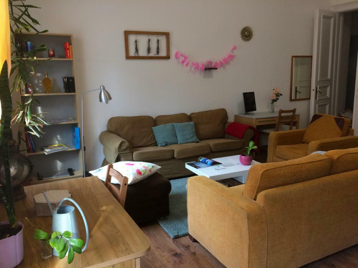 Zen Hostel By Central Market บูดาเปสต์ ภายนอก รูปภาพ
